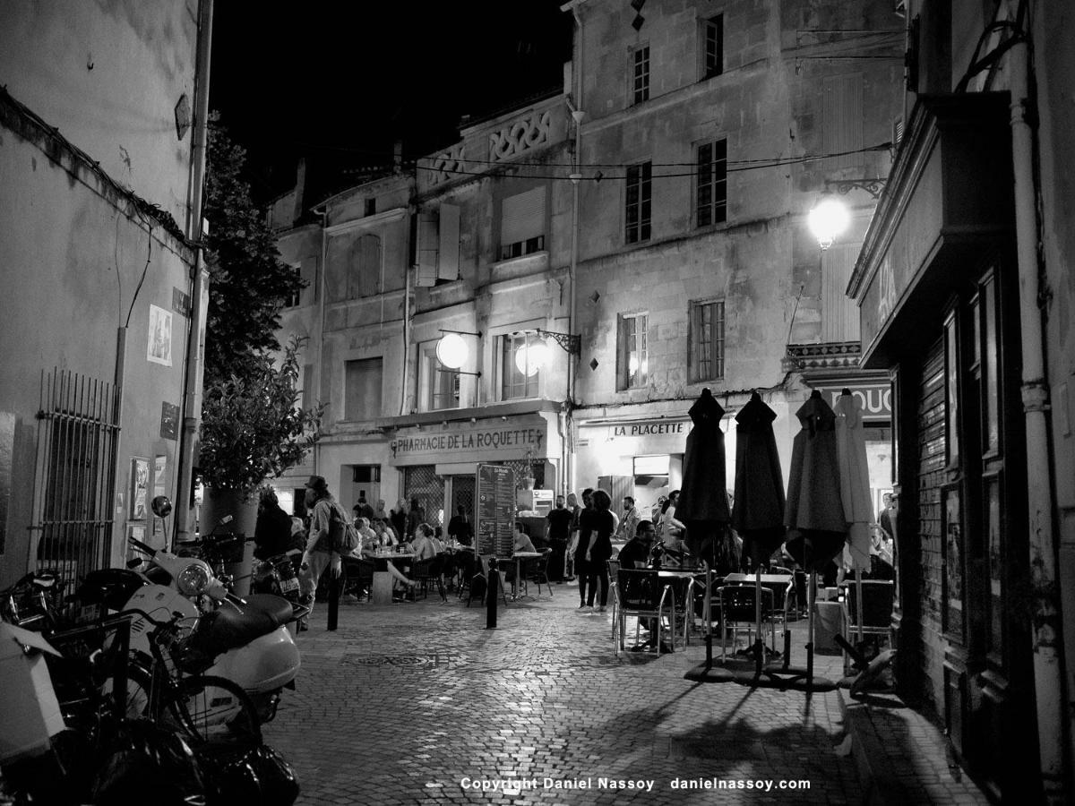Place De La Roquette, Centre Historique Арль Экстерьер фото